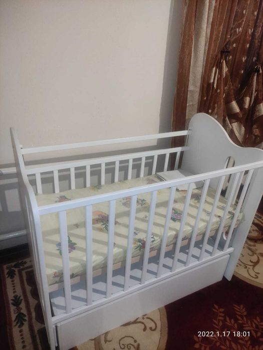 Продам детскую кроватку