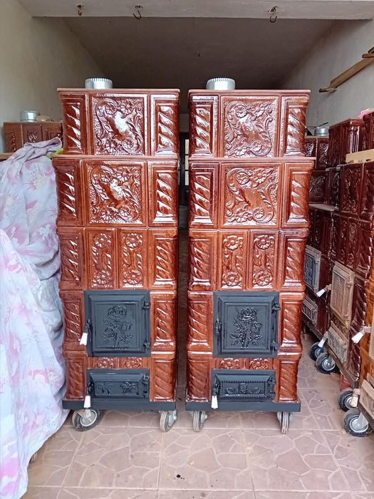 Sobe teracotă, asamblate pe cadru de fier mai exact vinclu și roți mob