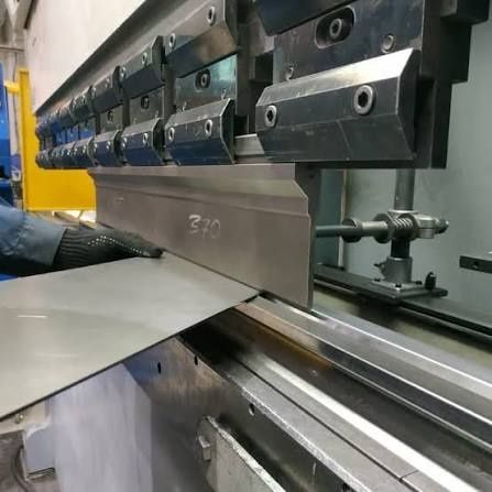 Лазерная резка чпу металла  листогиб