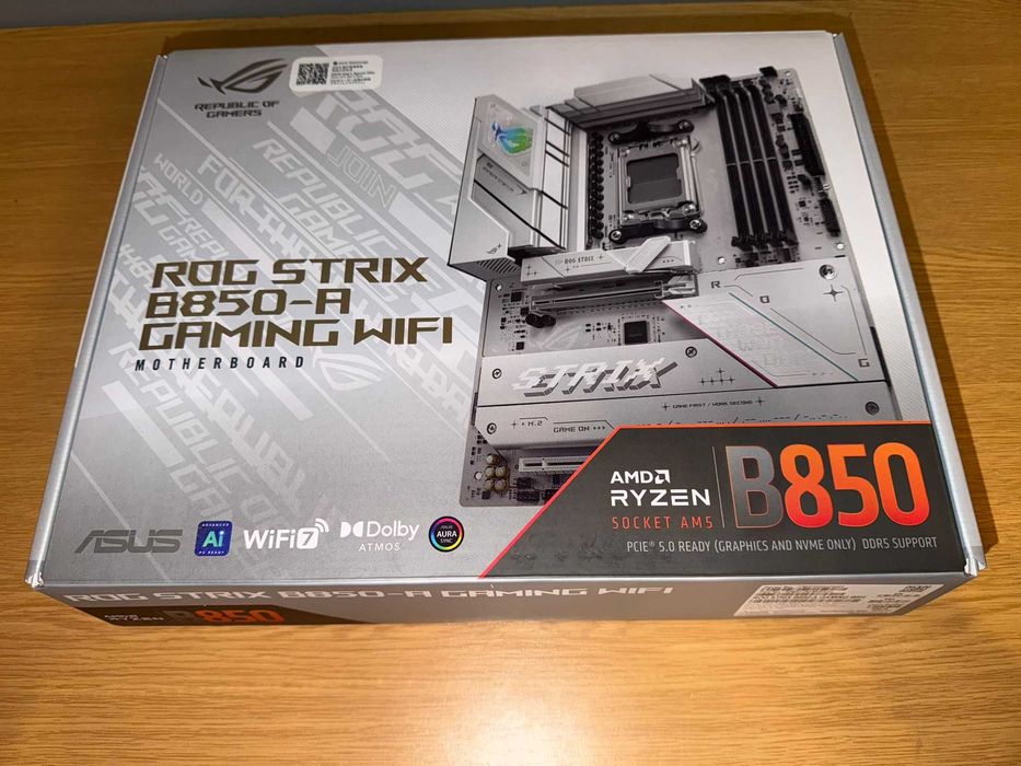 Placa de baza ASUS ROG STRIX B850-A GAMING WIFI+Ryzen 7 9800x3d+32gb