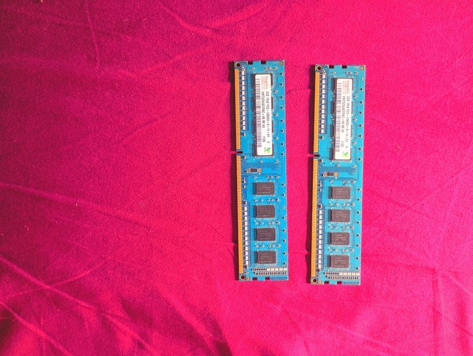 Vând piese calculator vechi, citește descrierea