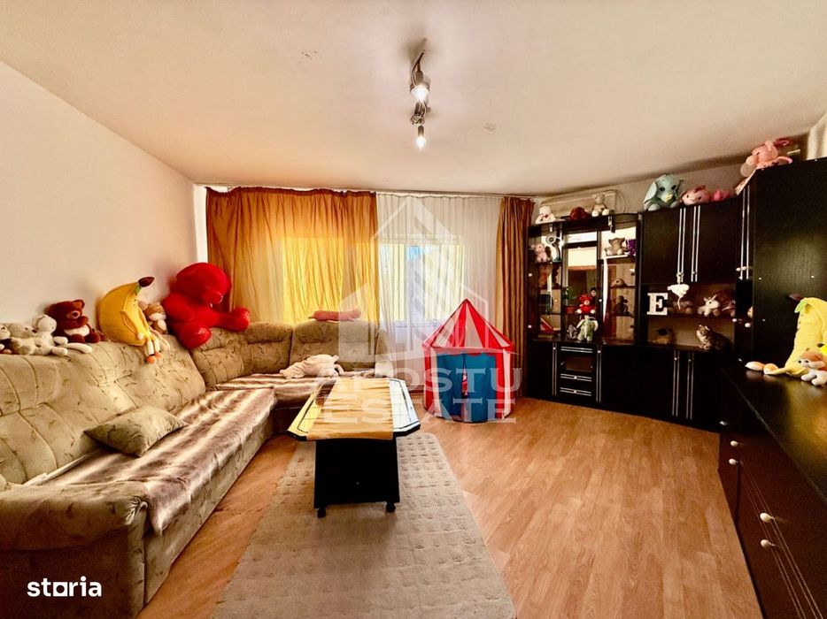 Apartament 3 camere de vanzare, etaj intermediar, Fabric Timisoara — fotografia 3