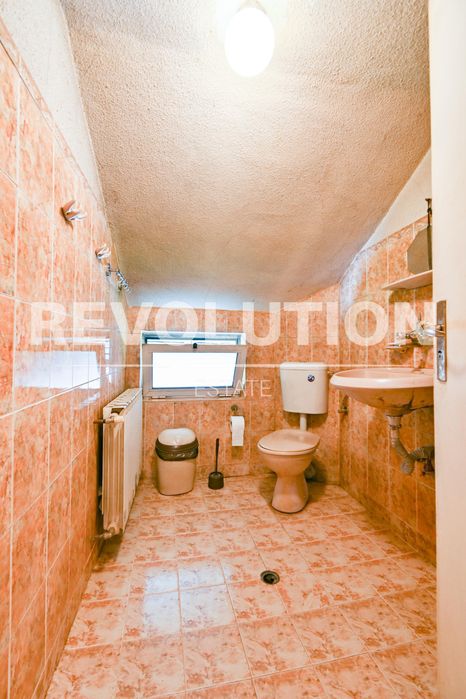 Етаж от къща в ж.к. Горна Баня.