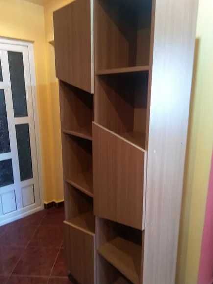 Vând dulap pentru birou, hol, sufragerie sau dormitor .