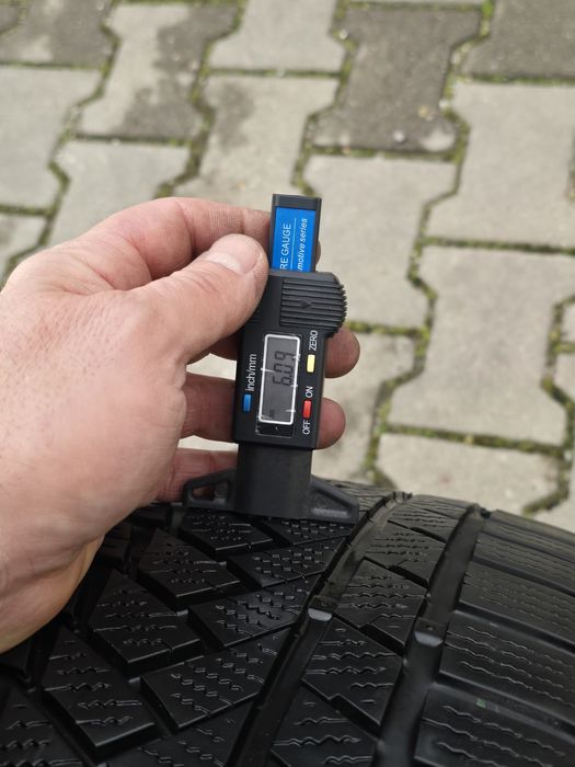 215 50 19 Continental