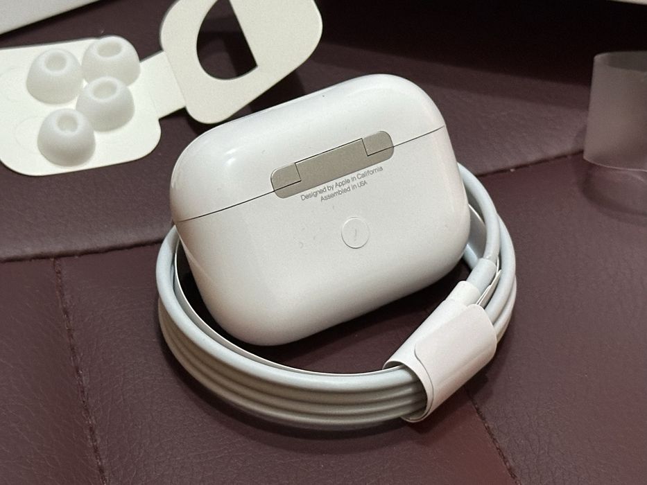 Неупотребявани безжични слушалки AirPods Pro 2-GEN второ поколение
