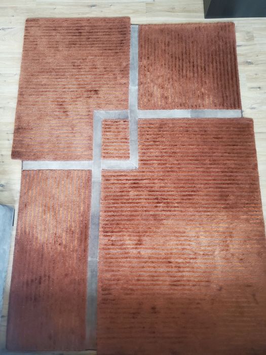Килим ръчно тъкан