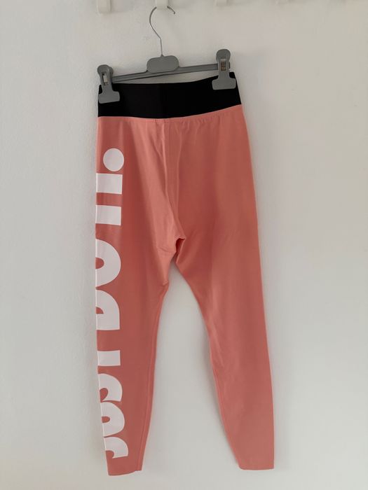 Рокля guess и клин Nike