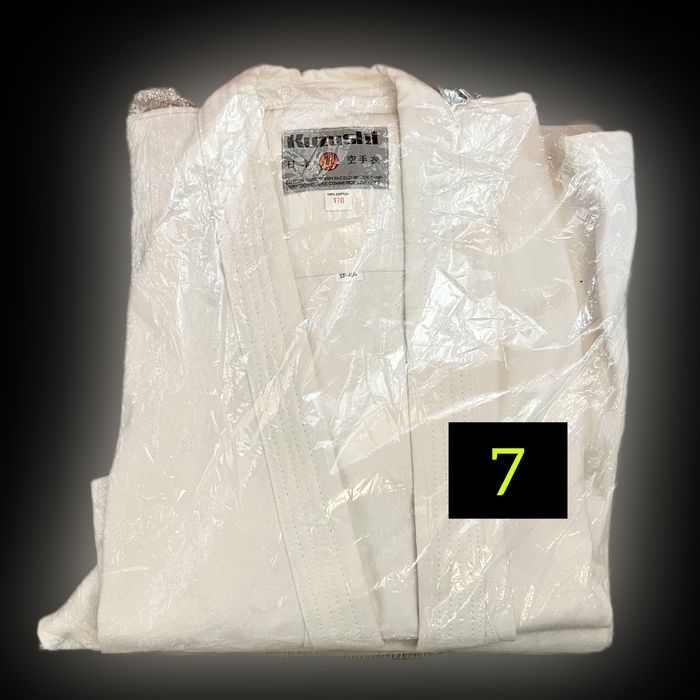 Кимоно для карате разные виды и цены