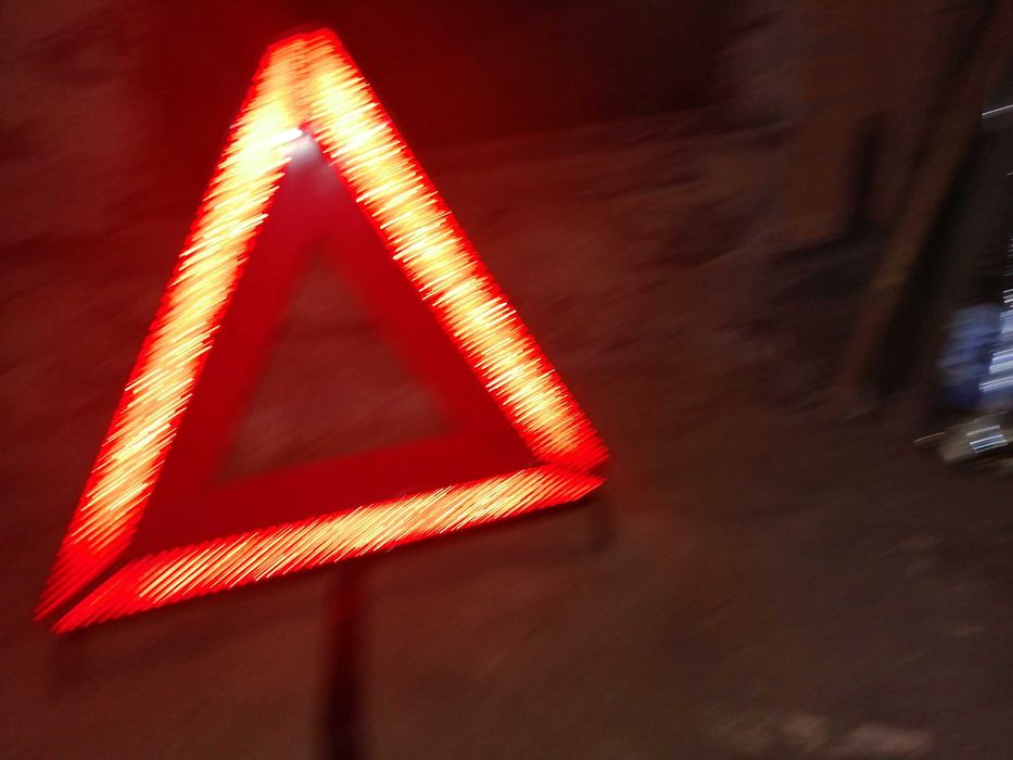 Triunghi reflectorizant auto