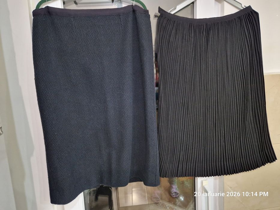 Fustă de stofă lănă,plisată groase