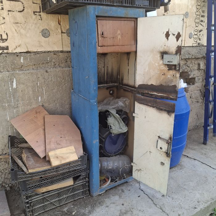 Продам железный сейф