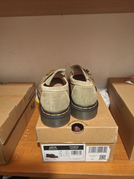 Pantofi Dr Martens olive mărimea 39 foarte comozi.