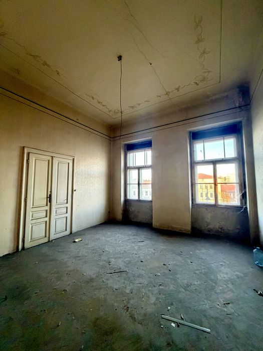 Apartament cu 2 camere ultracentral zona Teatru Arad deasupra de Galeria de Arte Delta