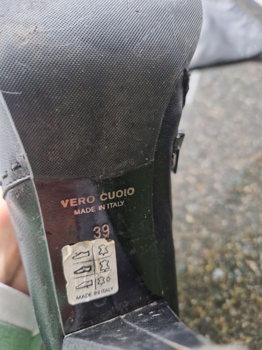 Cizme din piele naturală
Made in Italy.