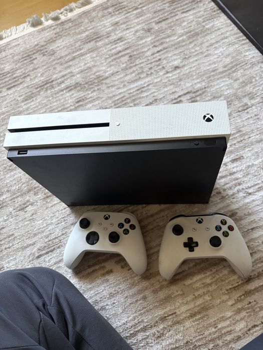 Xbox one s.Vând urgent!!!