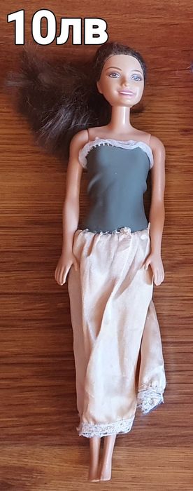 Настолни игри, кукли, топчета, матрьошки  и др.