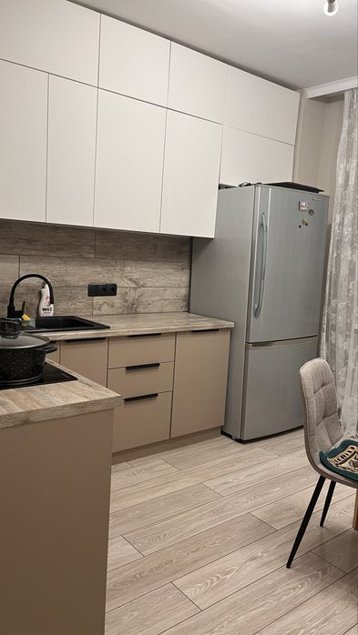 Продаю квартиру 3 комнатная в центре Юго-Востока