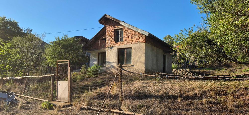 Продава Къща 3-СТАЕН  с. Огоя