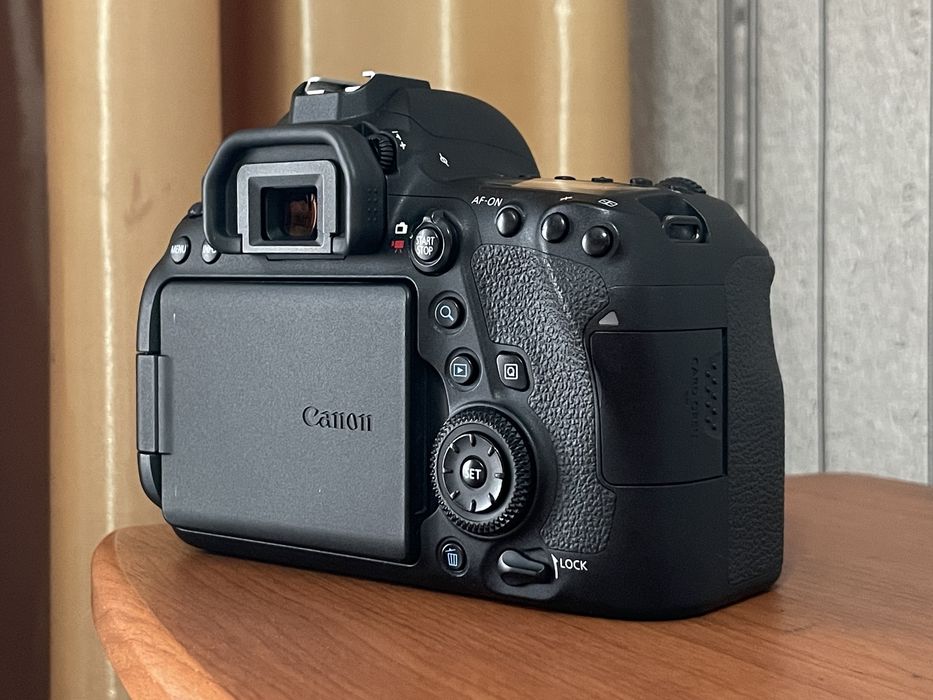 Фотоаппарат Canon EOS 6D Mark II Body