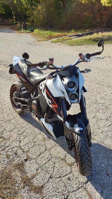 KTM Duke 690 LC4