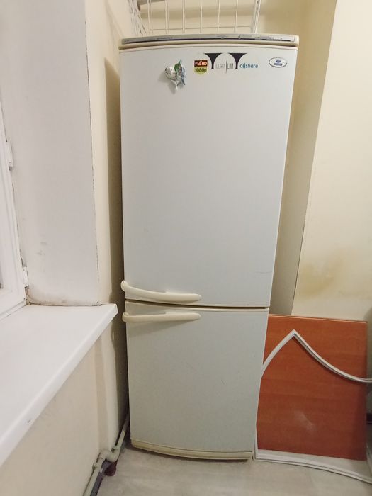 Холодильник продается