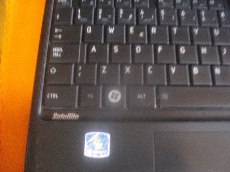 Лаптоп TOSHIBA Satellite C660D-15P-ЗА ЧАСТИ/ ЗА РЕМОНТ-Не Светва-15,6"