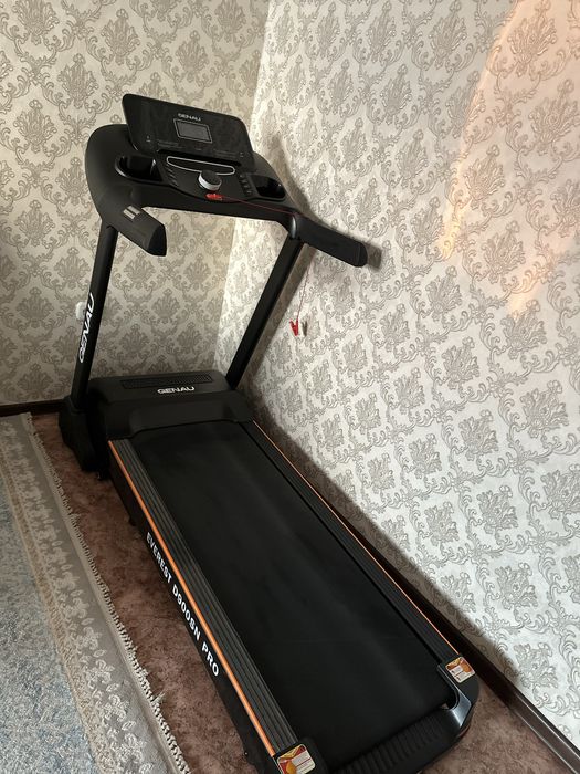 Новая немецкая беговая дорожка GENAU EVEREST D900SN PRO