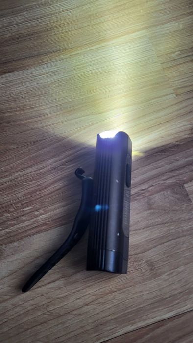 Lantrna Led Bicicleta cu acumulator 2400mAh  usb +micro Usb incarcare