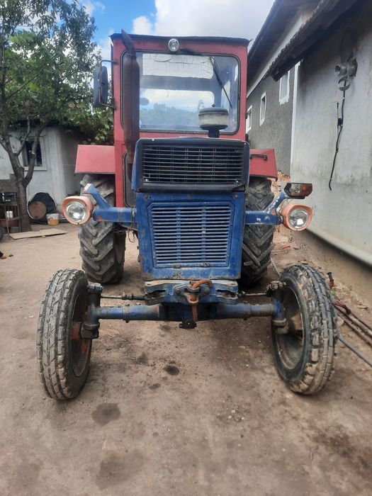 Vând tractor 650