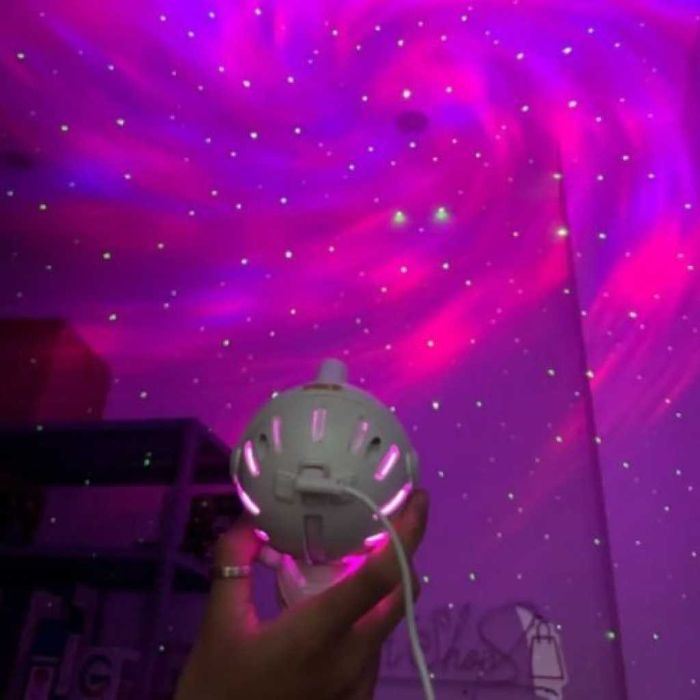 Нощна лампа прожектор Астронавт с дистанционно, с ефект "Звездно небе"