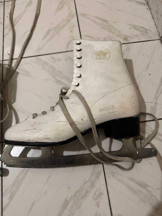 Кънки за лед номер 25