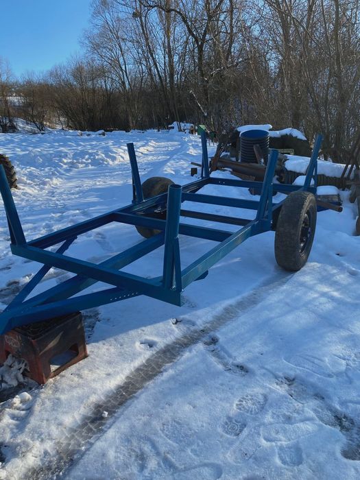 Remorcă forestieră pentru tractor