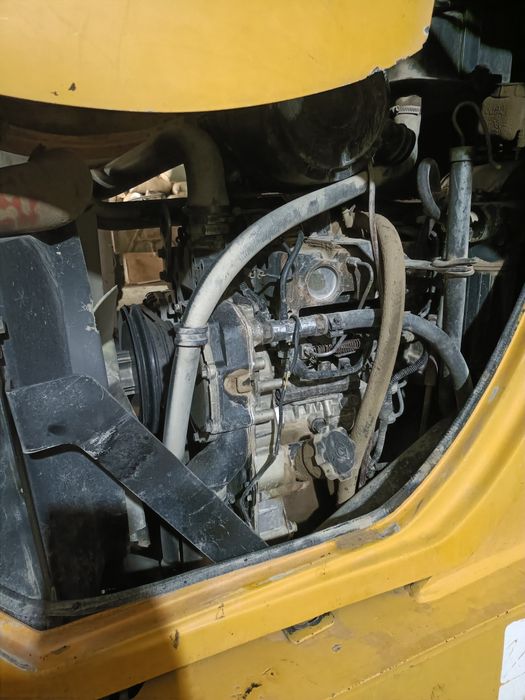 Срочно продам экскаватор погрузчик MST m542