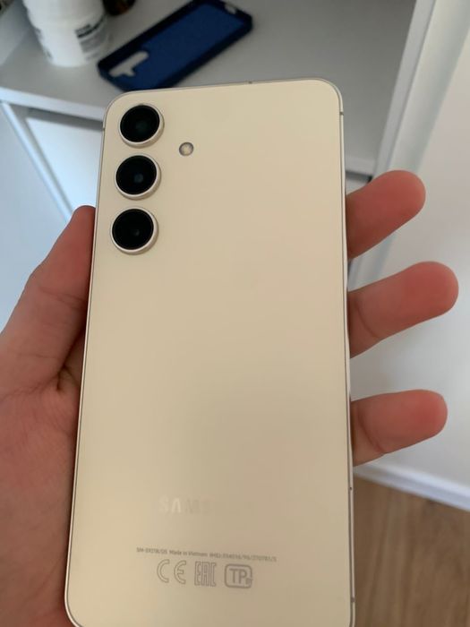 Samsung s24 (128/8)идеал без коробки