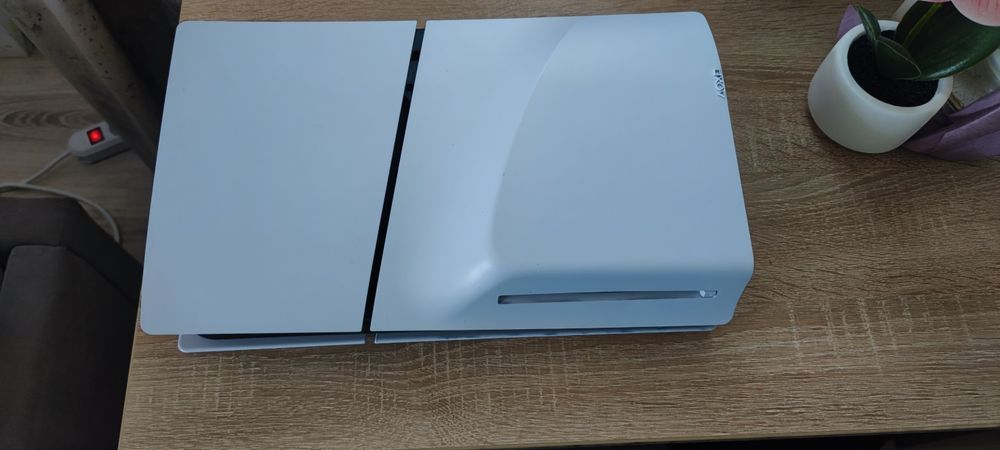 Vând consolă PlayStation 5 PS5 slim 1tb model cu disc  cu factură și garanție