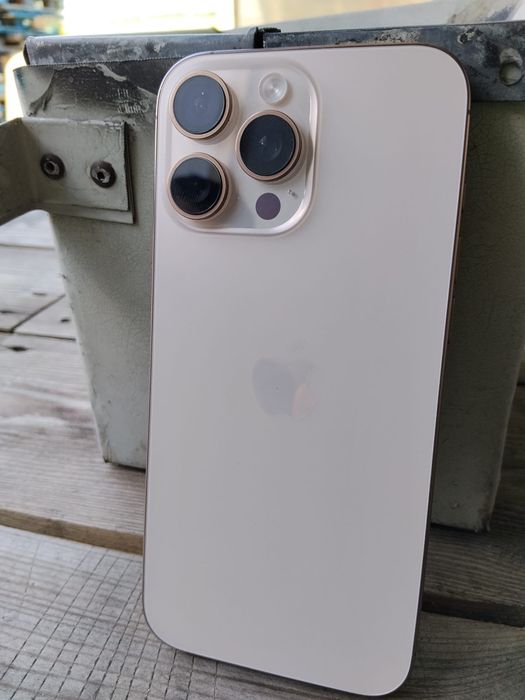 Iphone 16 pro max desert titanium