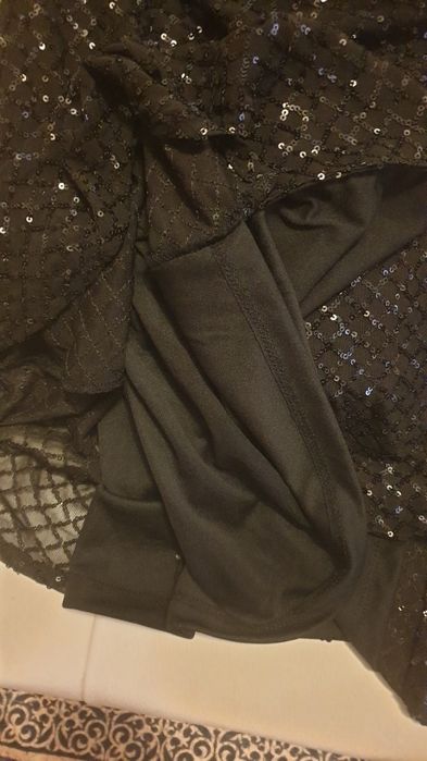 Нови луксозни парти рокли с етикет .