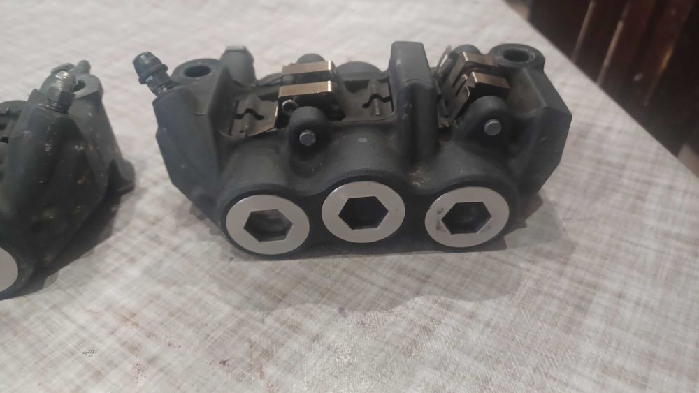 Спирачни апарати за Ямаха R1