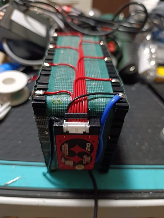 Reparatii baterii scule electrice ,trotinete și biciclete