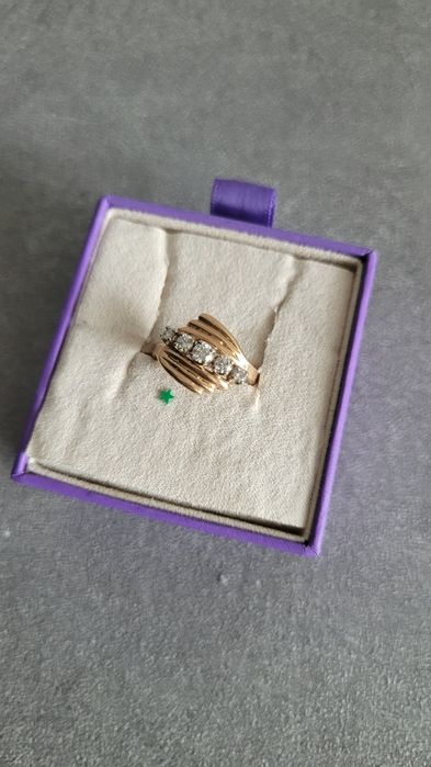 Кольцо золотое с бриллиантами