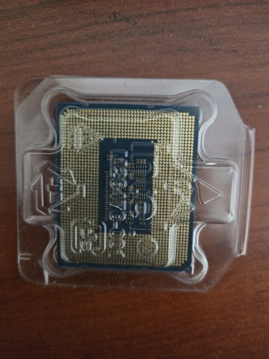 Intel i3 12100 (cu gpu integrat), LGA 1700, stare excelenta