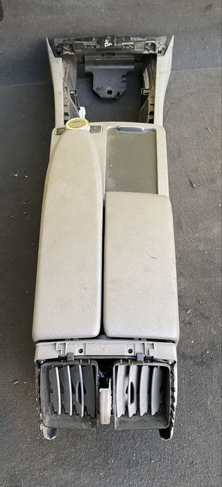 Tunel Cotiera Mercedes C W204 Pret 400 lei