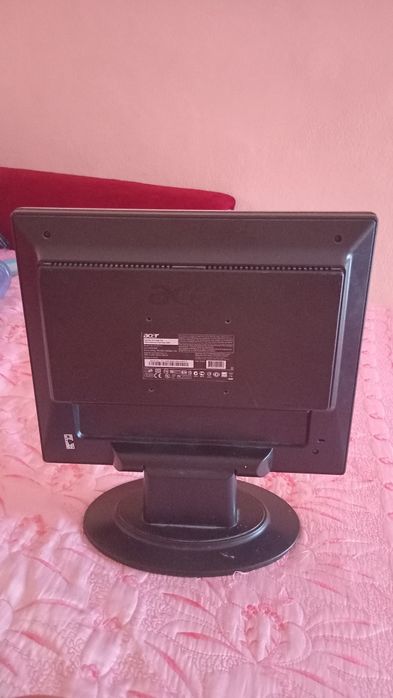 Vand monitor pentru piese