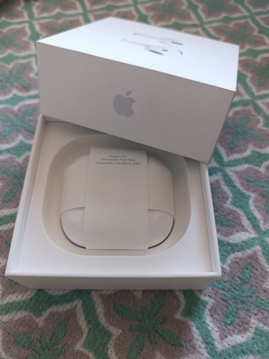 Продается новый Air pods4
