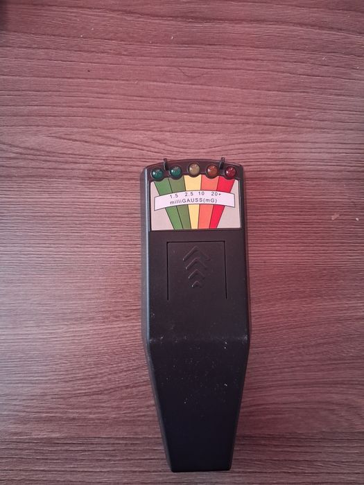 Британский EMF Reader