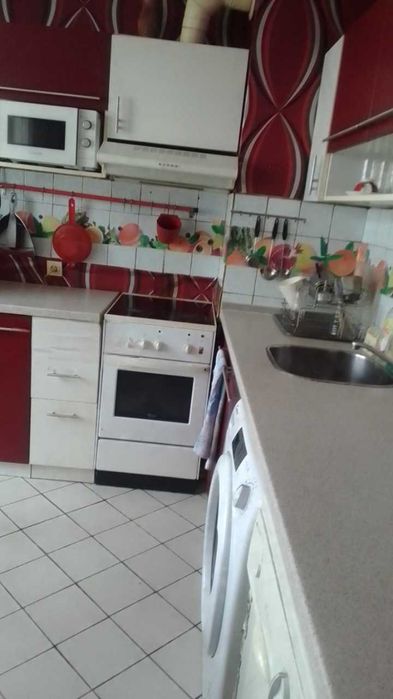 Дава се под наем Тристаен апартамент в София, Връбница 1 - 80 кв.м за 433.5 € - Снимка #1