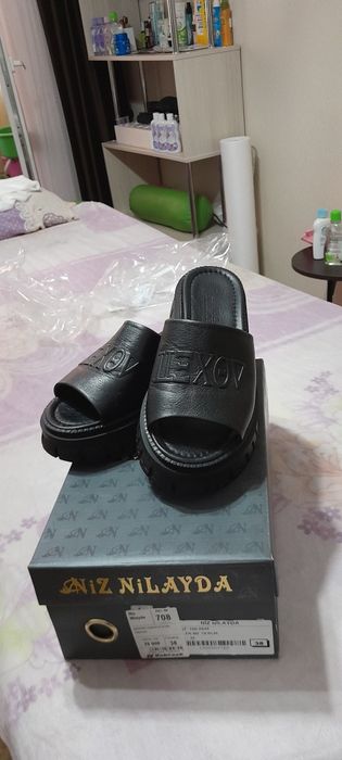 Шлепки кожаные турция