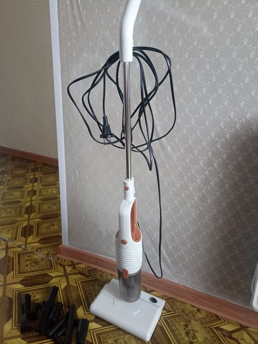 Продам пылесос сухая и влажная уборка