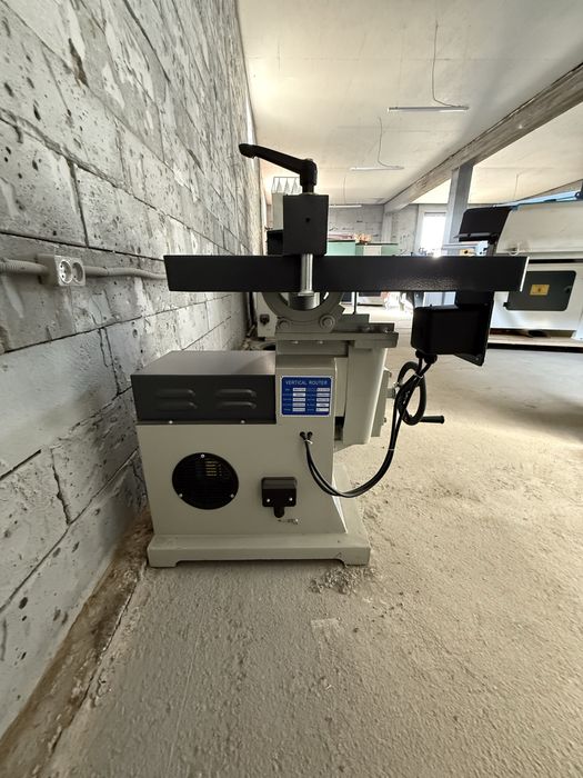 Вертикально-фрезерный станок MX5115